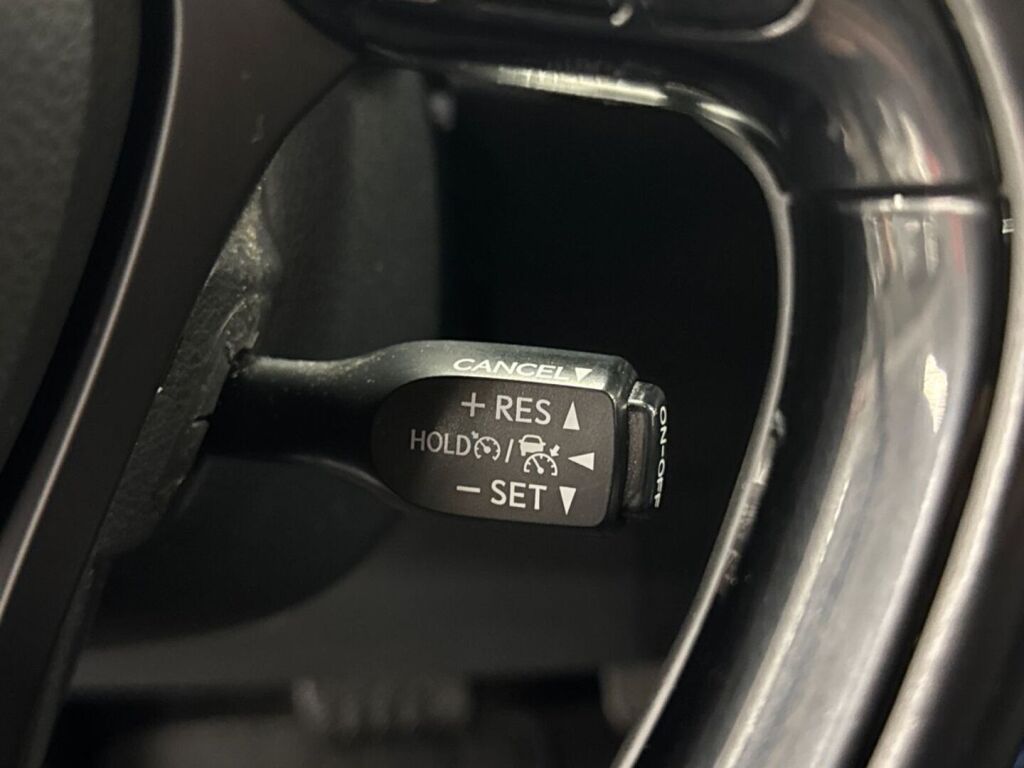 Toyota C-HR 2017 Sininen
