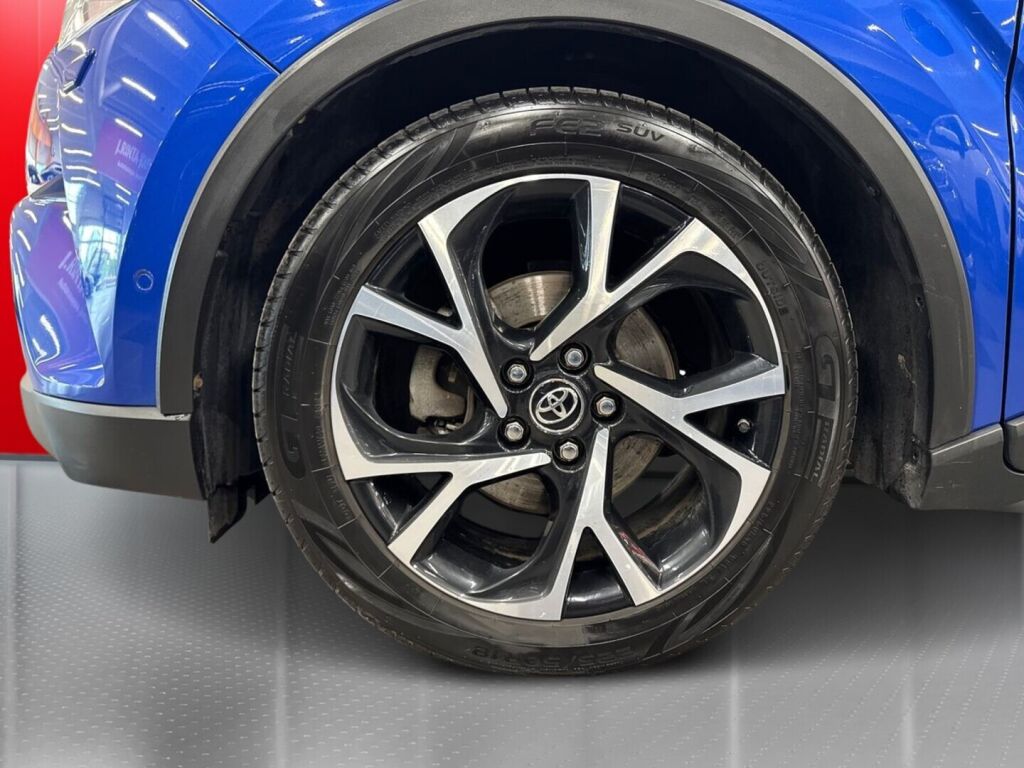 Toyota C-HR 2017 Sininen