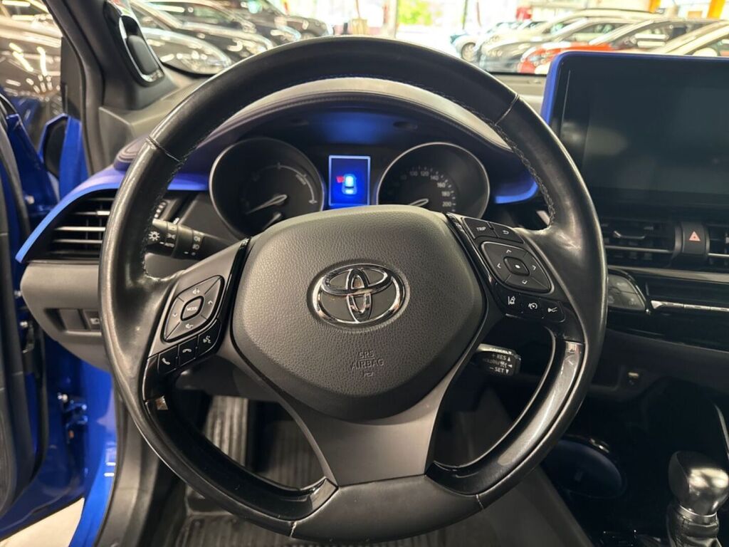Toyota C-HR 2017 Sininen