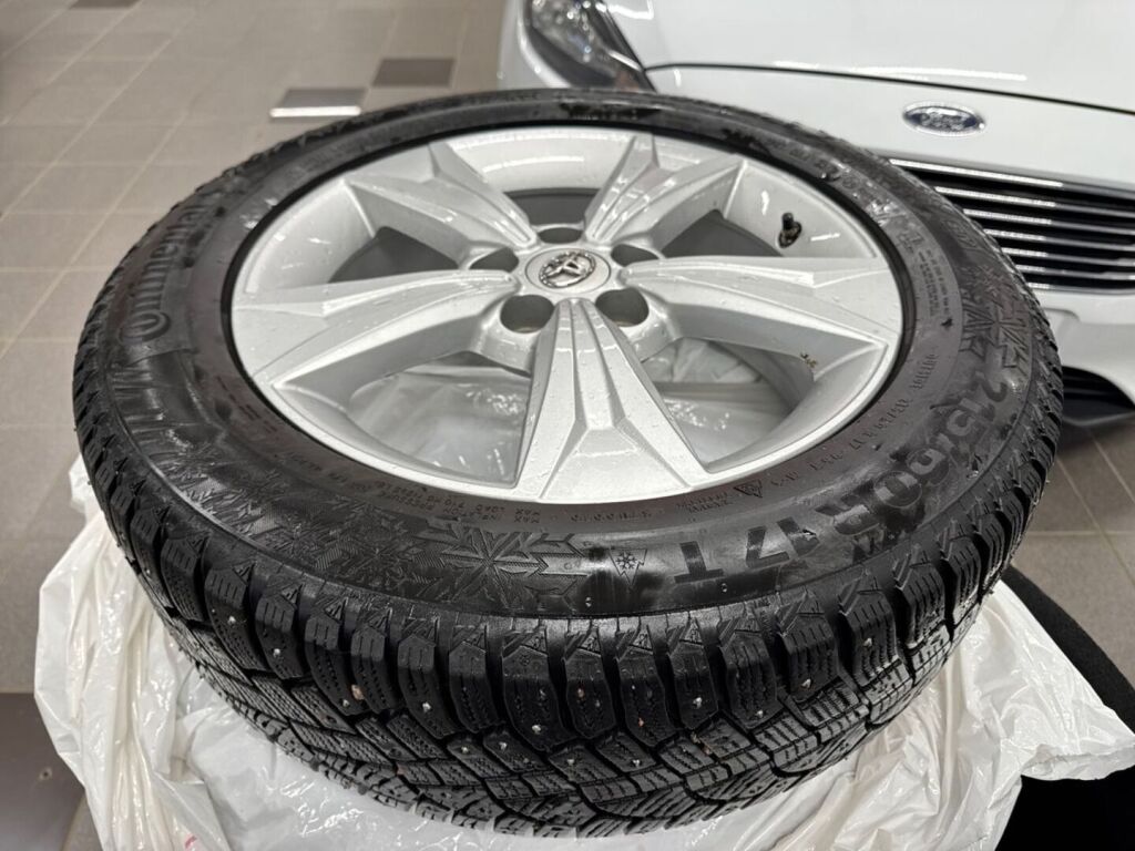 Toyota C-HR 2017 Sininen