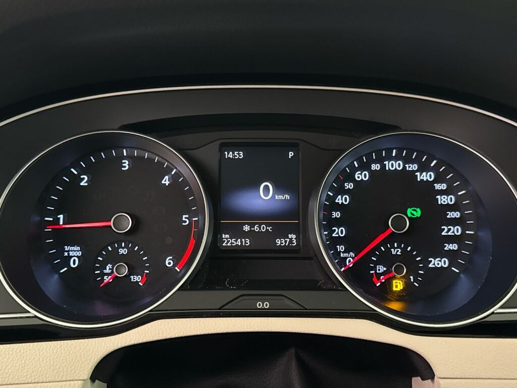 Volkswagen Passat 2016 Harmaa