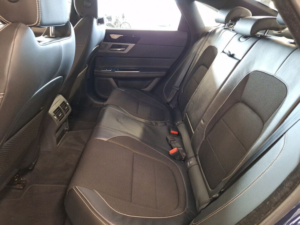 Jaguar XF 2016 Sininen