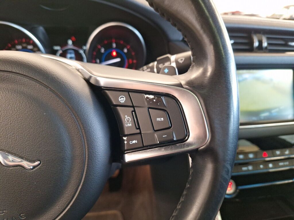 Jaguar XF 2016 Sininen