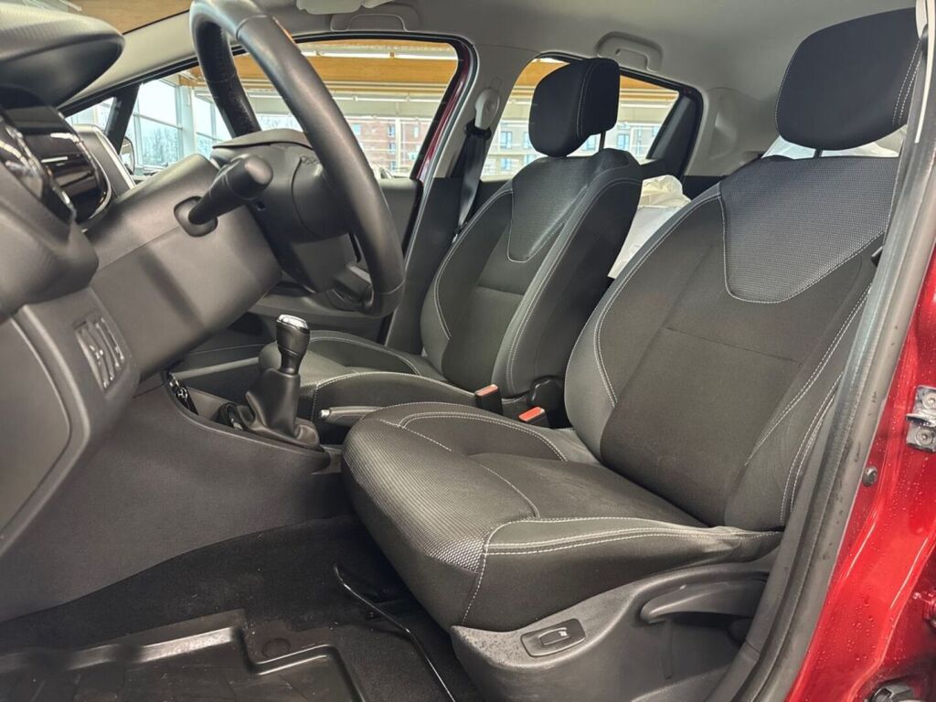 Renault Clio 2017 Punainen