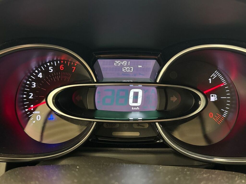 Renault Clio 2017 Punainen