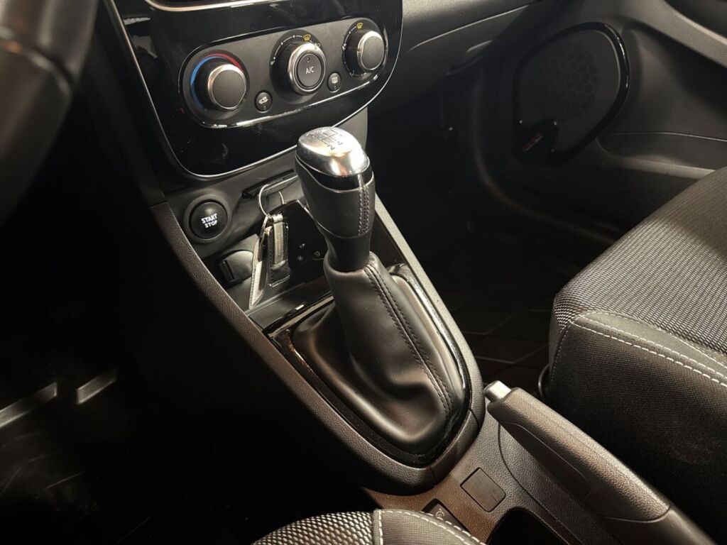 Renault Clio 2017 Punainen