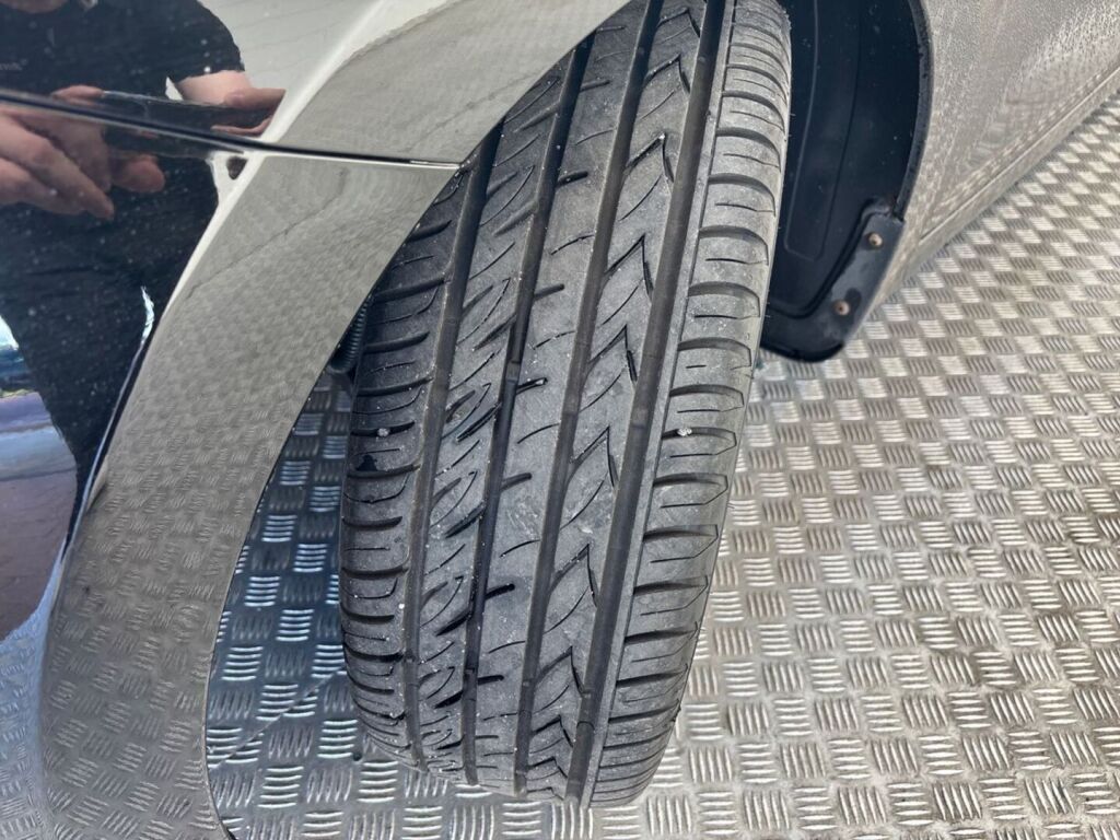 Kia Rio 2017 Musta