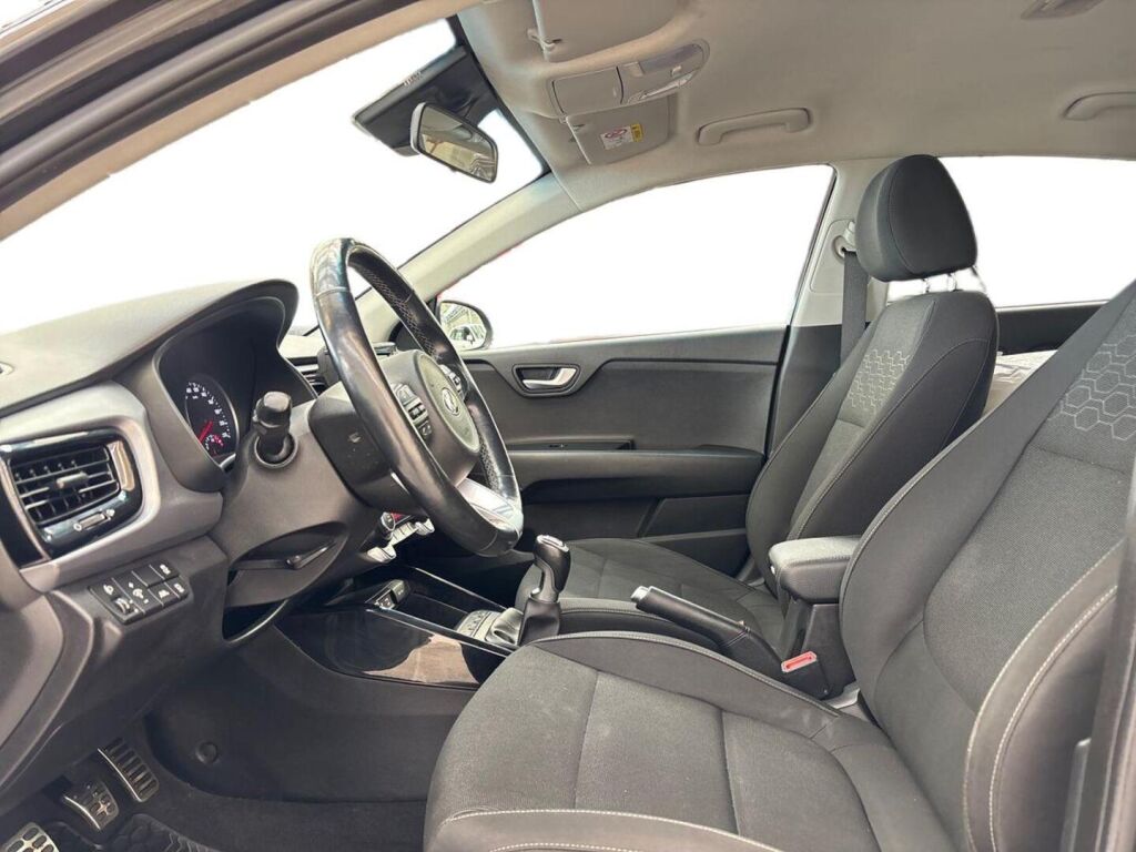 Kia Rio 2017 Musta