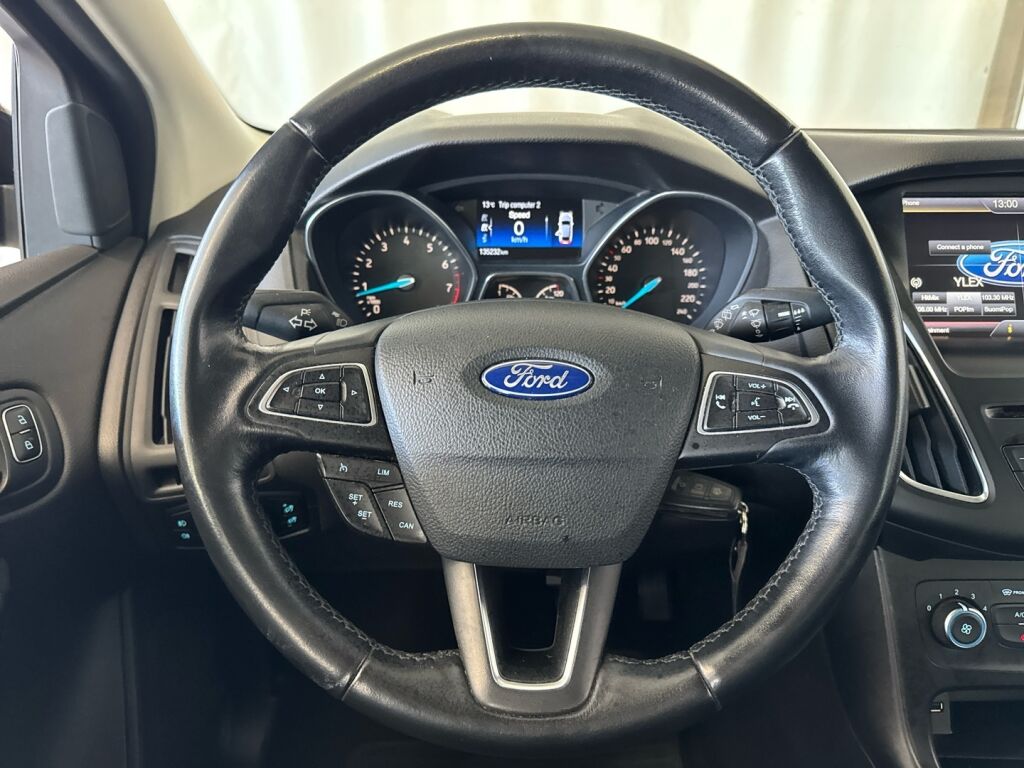Ford Focus 2015 Musta