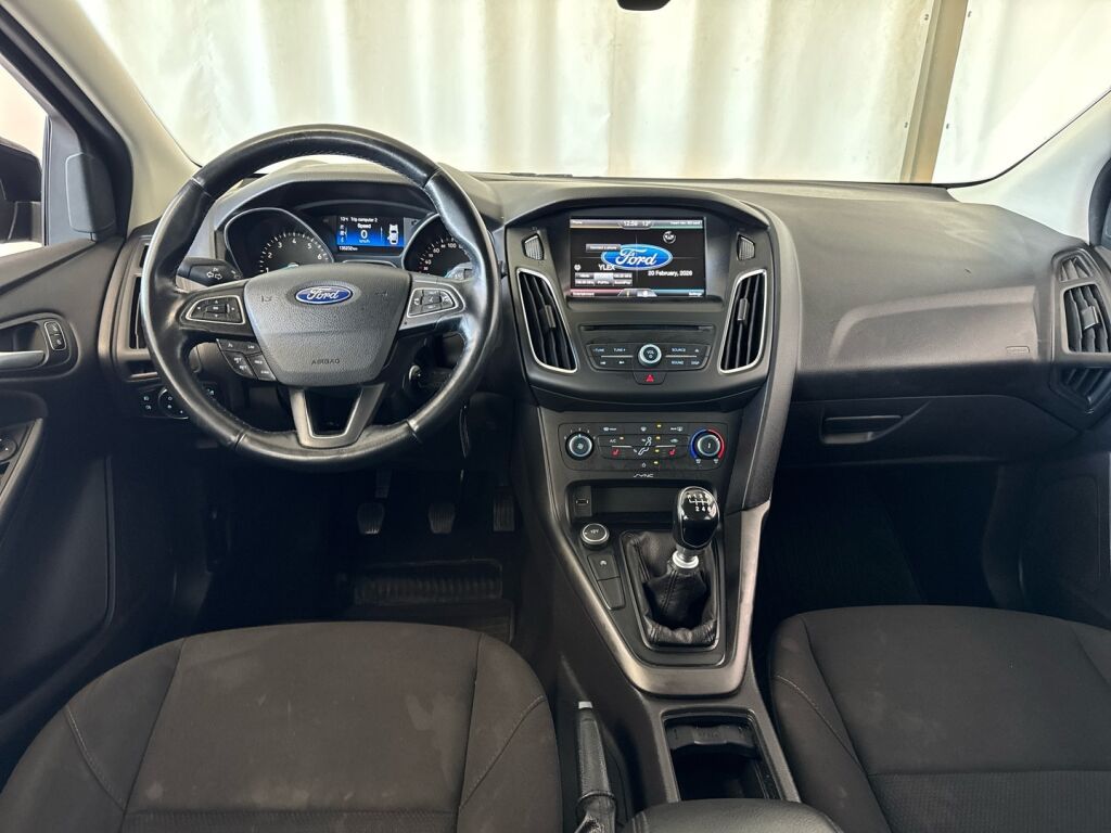Ford Focus 2015 Musta