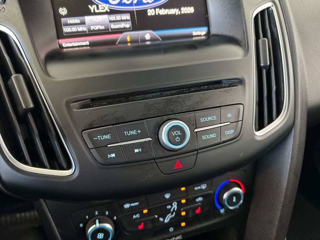 Ford Focus 2015 Musta