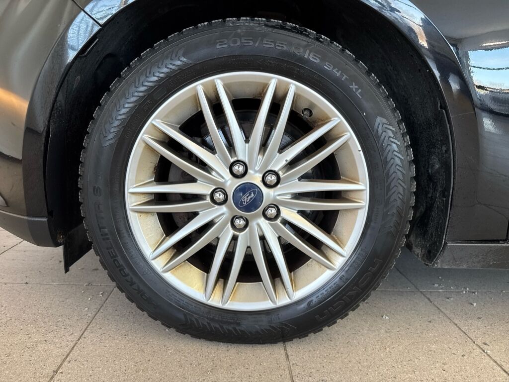 Ford Focus 2015 Musta