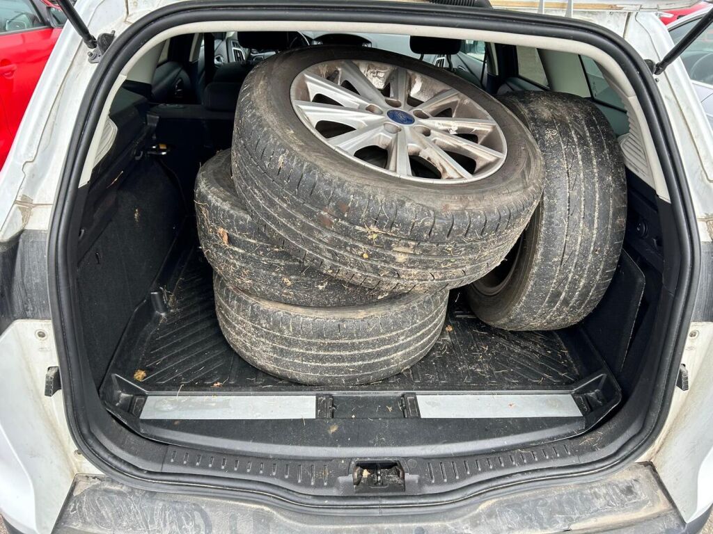 Ford Focus 2015 Valkoinen