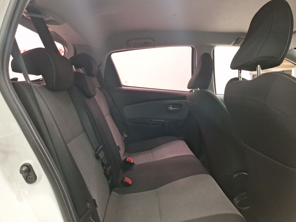 Toyota Yaris 2015 Valkoinen