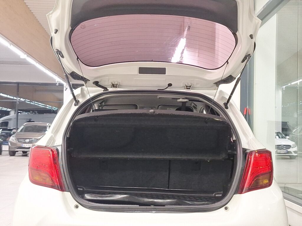 Toyota Yaris 2015 Valkoinen