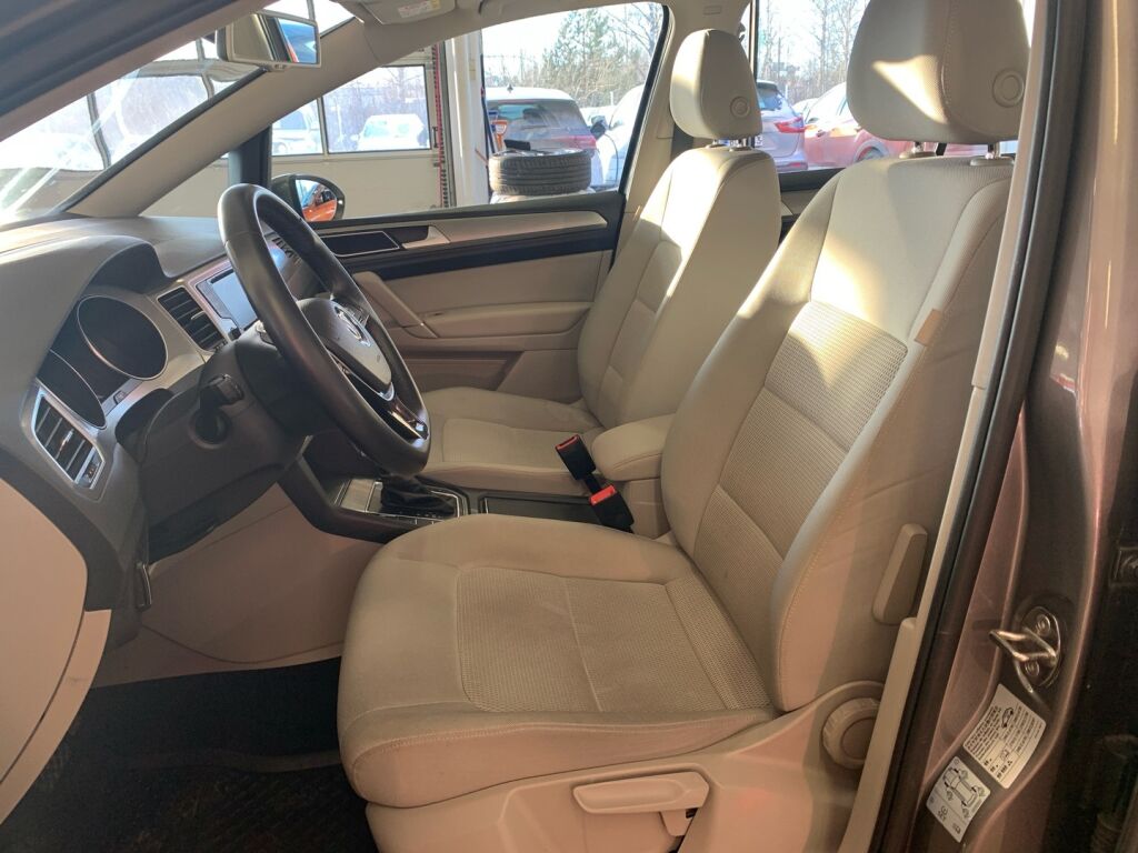 Volkswagen Golf Sportsvan 2015 Harmaa