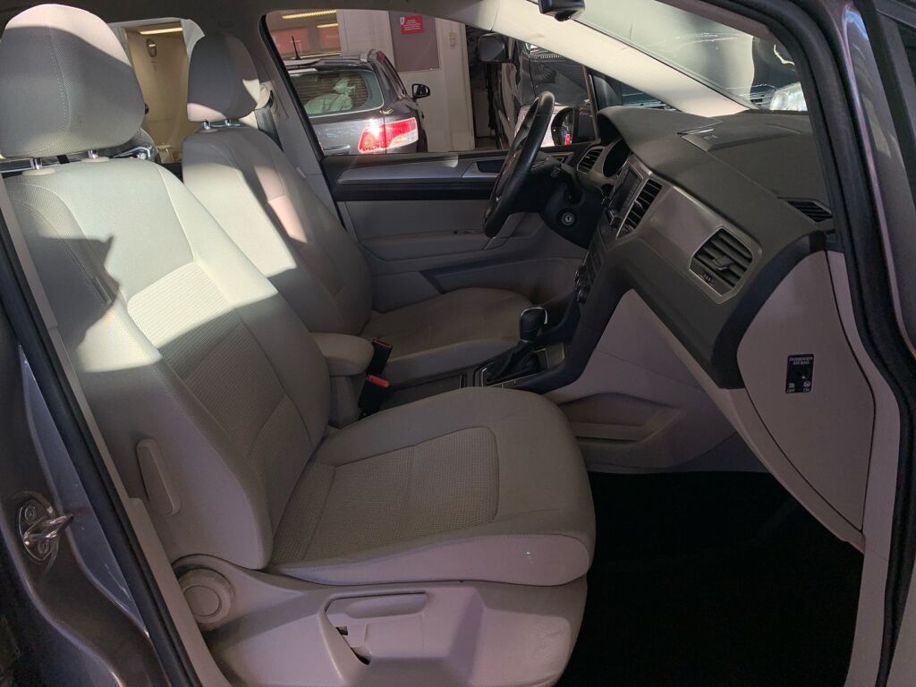 Volkswagen Golf Sportsvan 2015 Harmaa