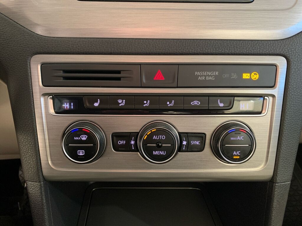 Volkswagen Golf Sportsvan 2015 Harmaa