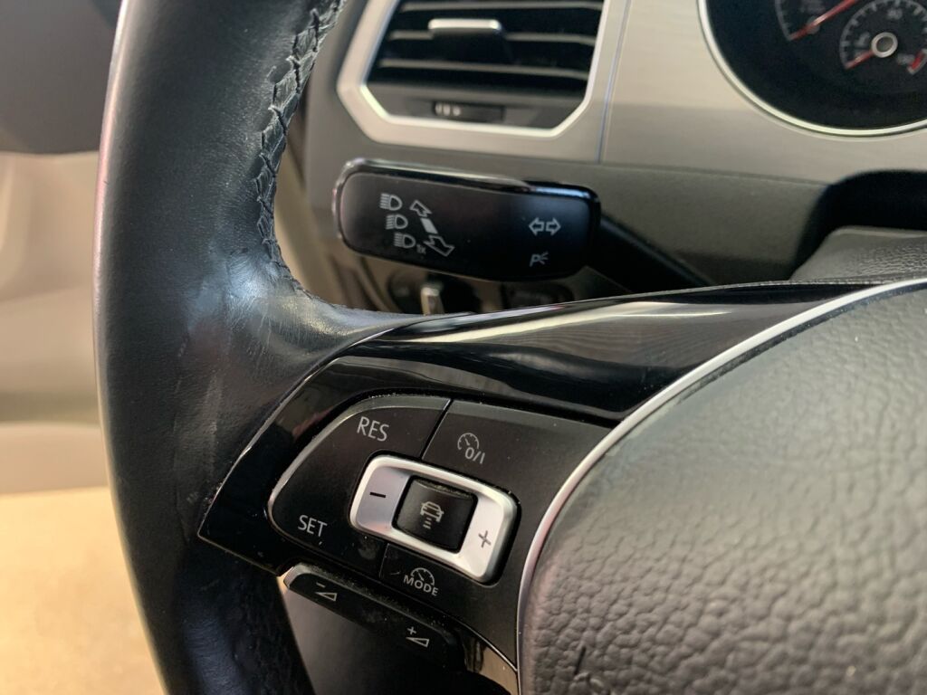 Volkswagen Golf Sportsvan 2015 Harmaa