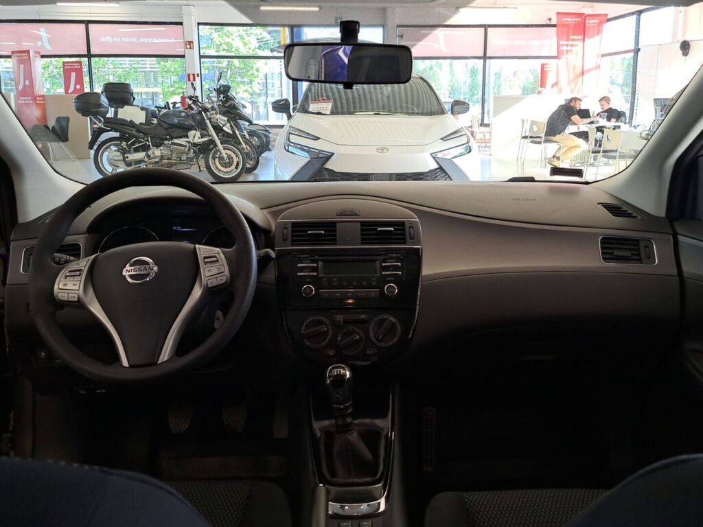 Nissan Pulsar 2015 Harmaa