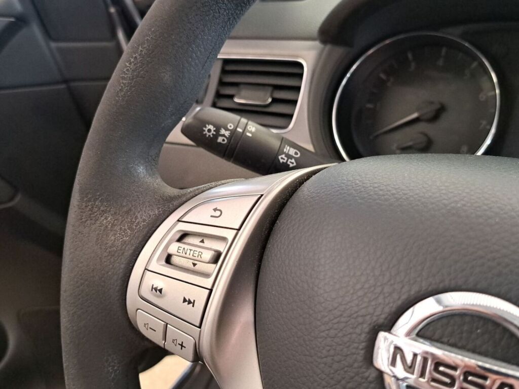 Nissan Pulsar 2015 Harmaa