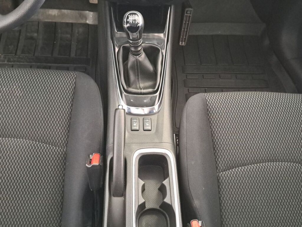 Nissan Pulsar 2015 Harmaa