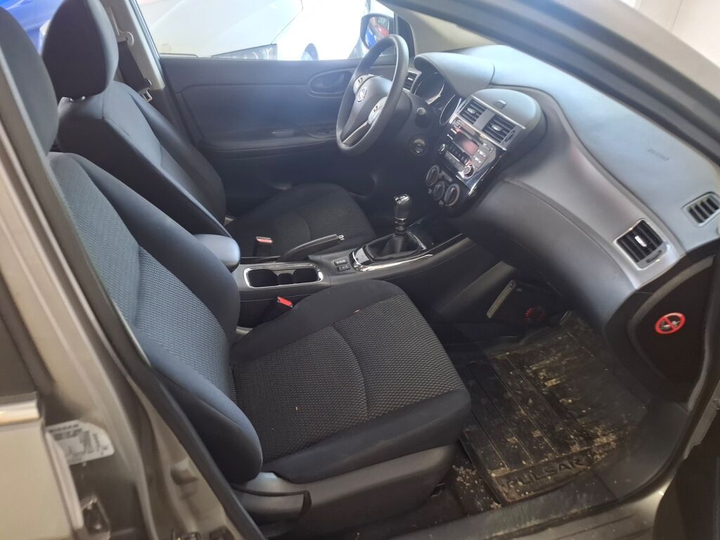Nissan Pulsar 2015 Harmaa