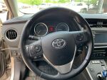 Toyota Auris 2015 Ruskea (beige)