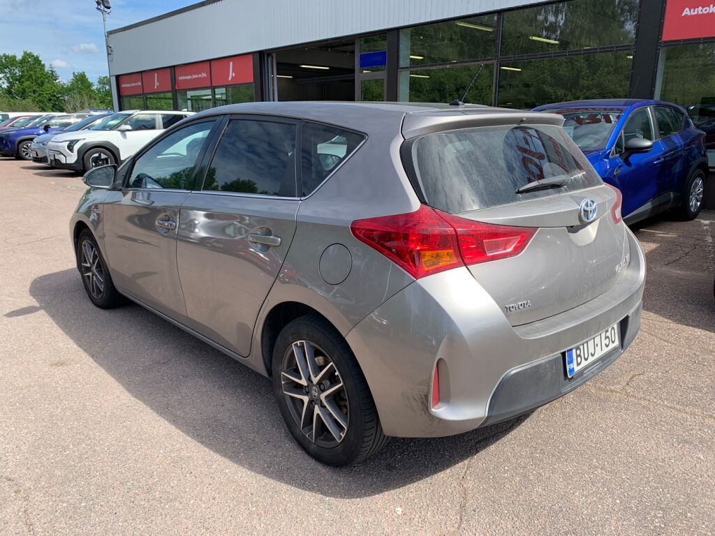 Toyota Auris 2015 Ruskea (beige)