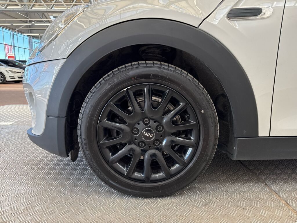 Mini Hatchback 2015 Harmaa