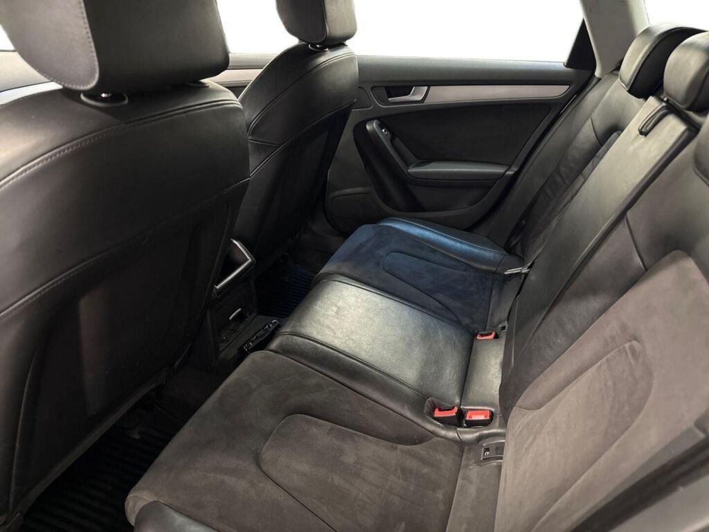 Audi A4 2015 Musta