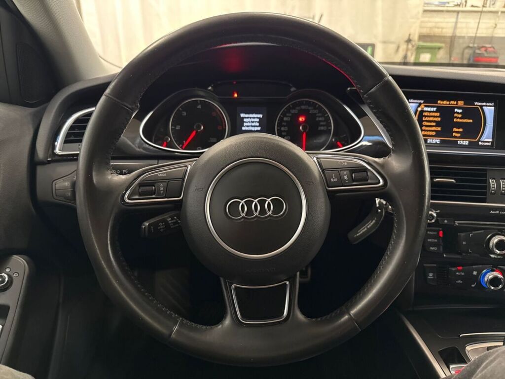 Audi A4 2015 Musta