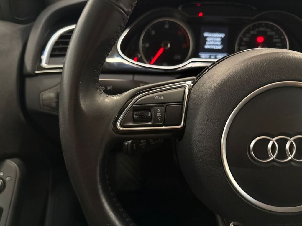 Audi A4 2015 Musta