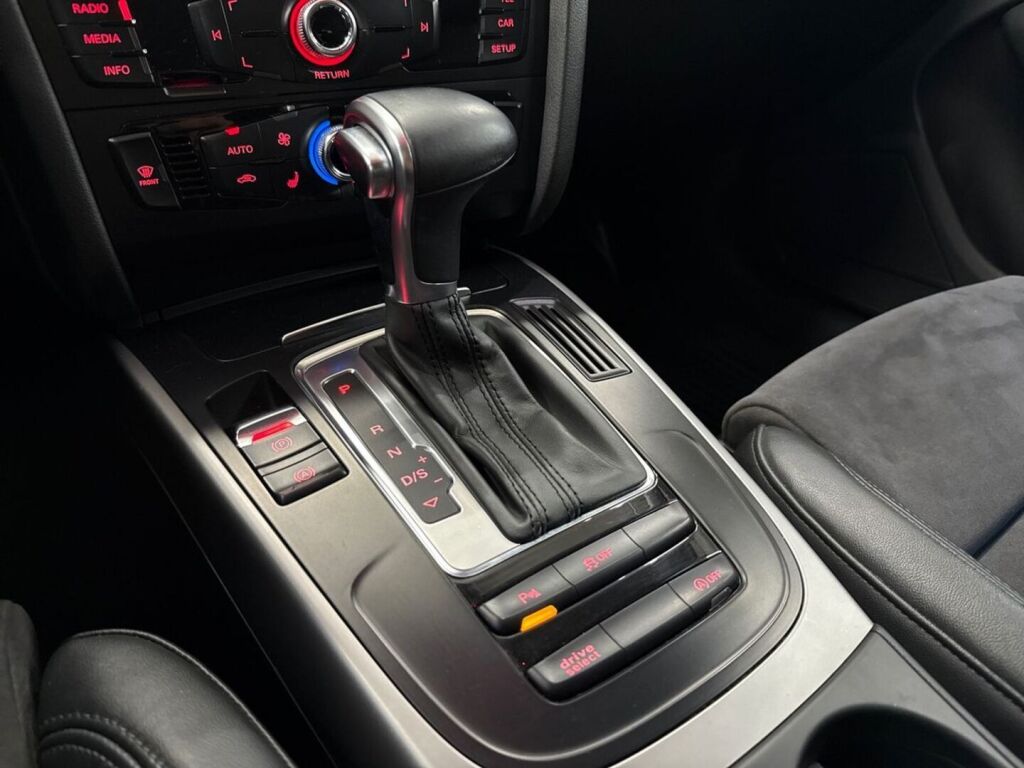 Audi A4 2015 Musta