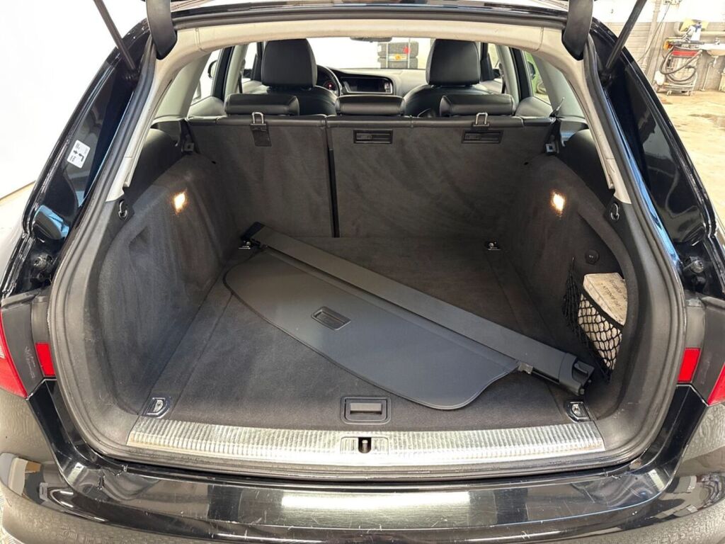 Audi A4 2015 Musta
