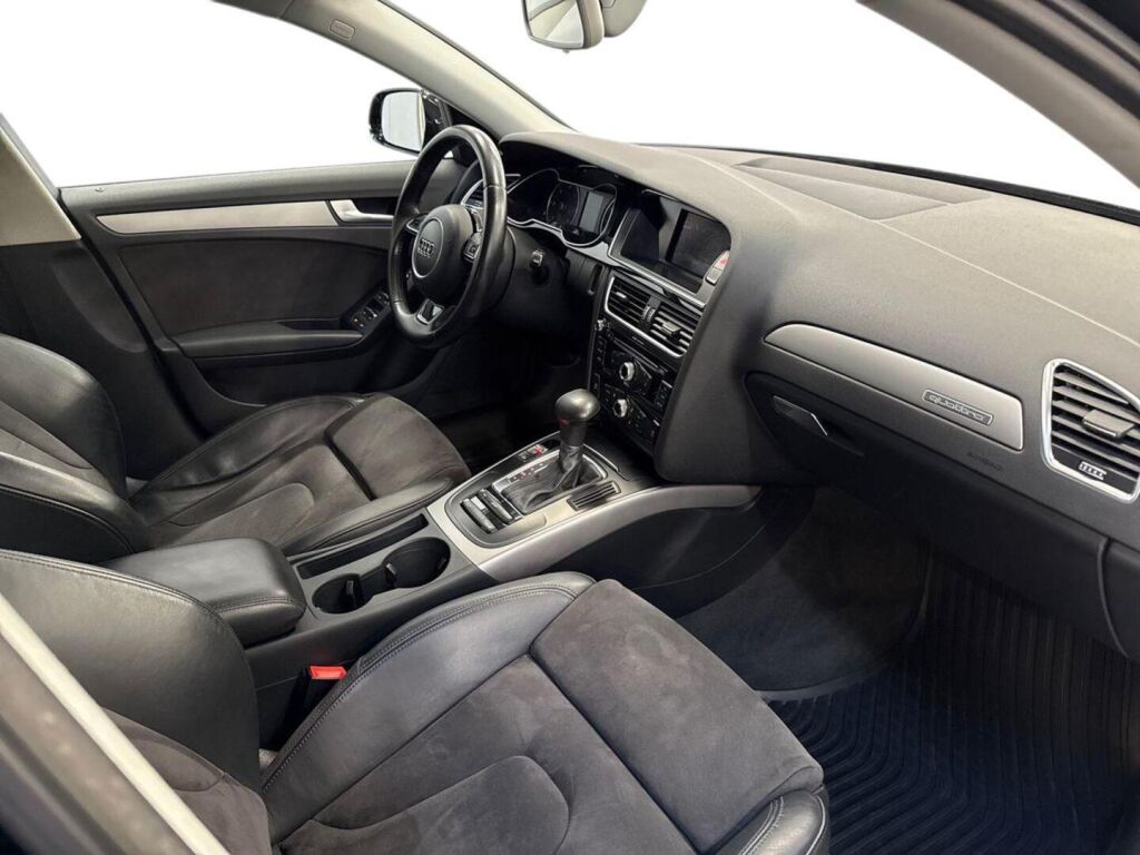 Audi A4 2015 Musta