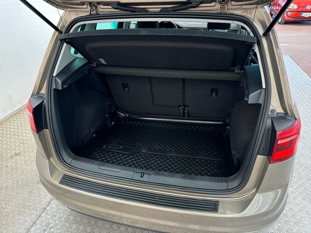 Volkswagen Golf Sportsvan 2016 Ruskea (beige)