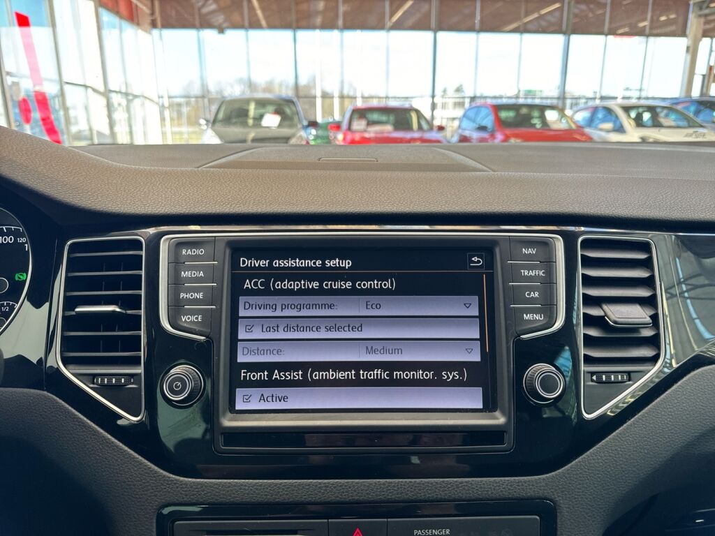 Volkswagen Golf Sportsvan 2016 Ruskea (beige)