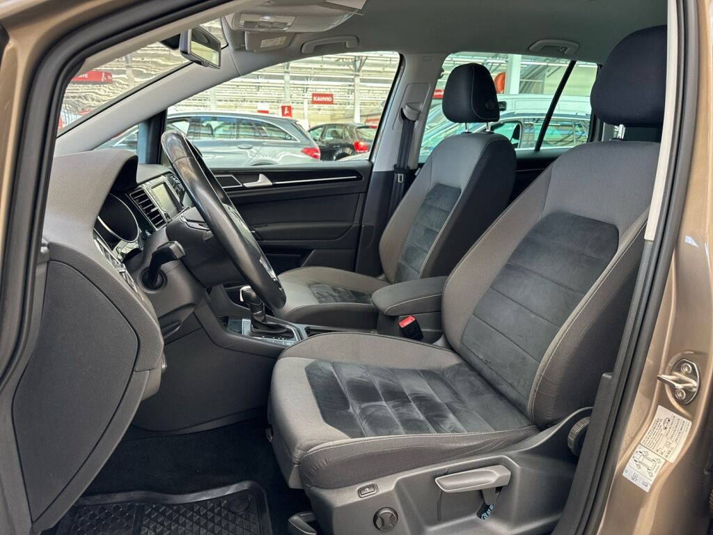 Volkswagen Golf Sportsvan 2016 Ruskea (beige)