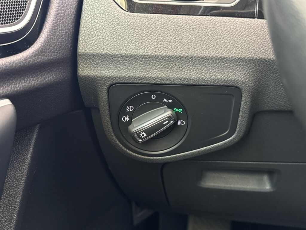 Volkswagen Golf Sportsvan 2016 Ruskea (beige)