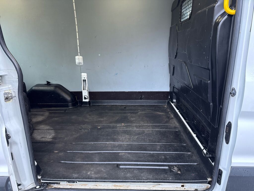 Ford Transit 2015 Valkoinen