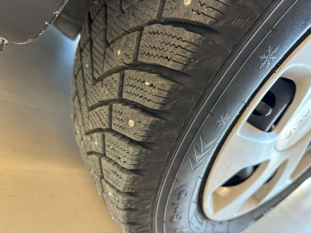 Dacia Lodgy 2015 Ruskea (beige)