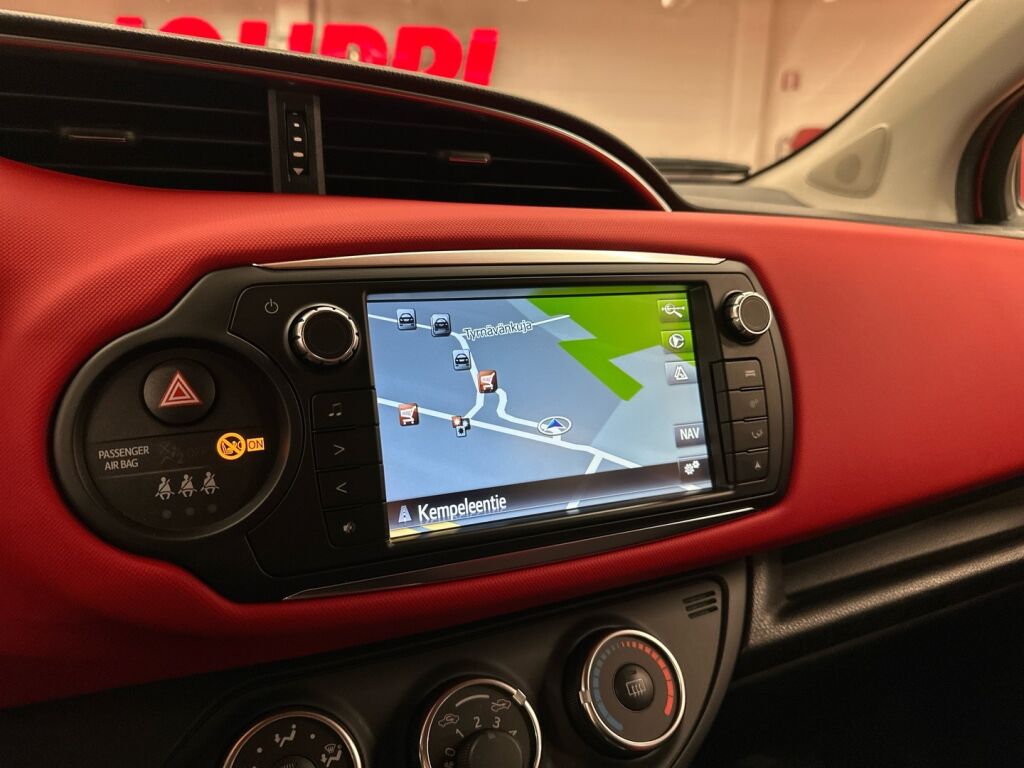 Toyota Yaris 2015 Punainen