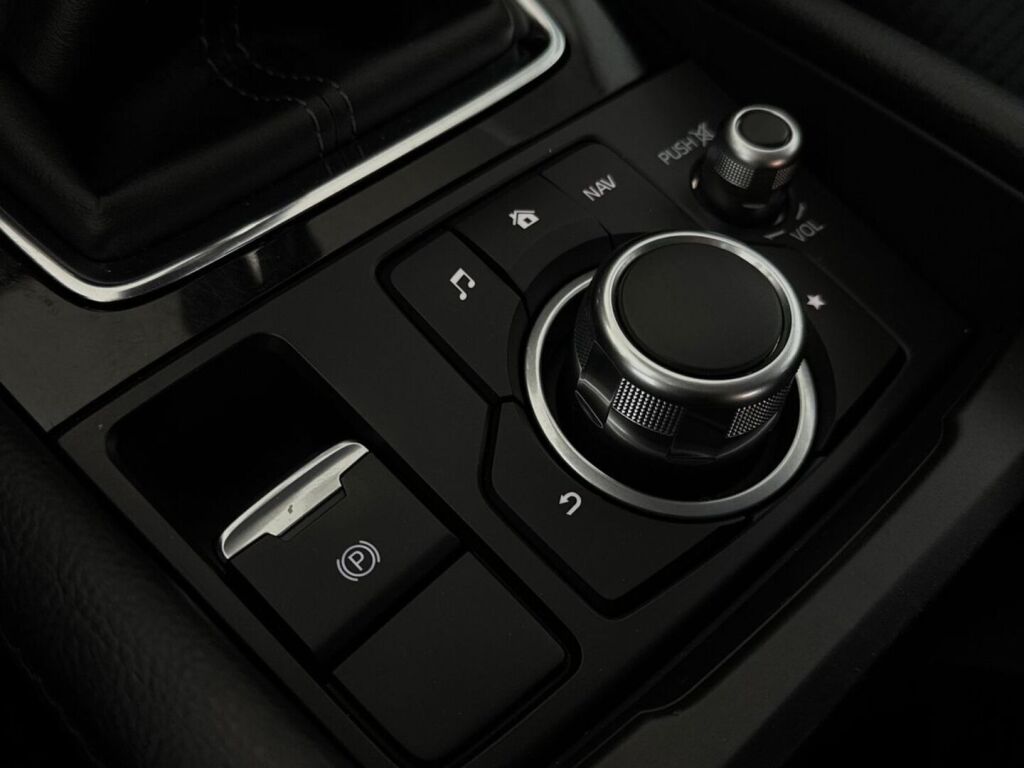 Mazda Mazda3 2018 Valkoinen