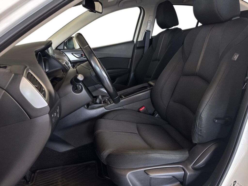 Mazda Mazda3 2018 Valkoinen