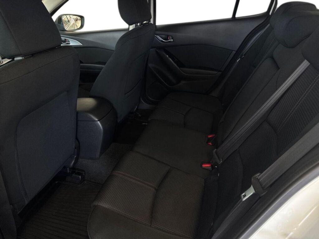 Mazda Mazda3 2018 Valkoinen