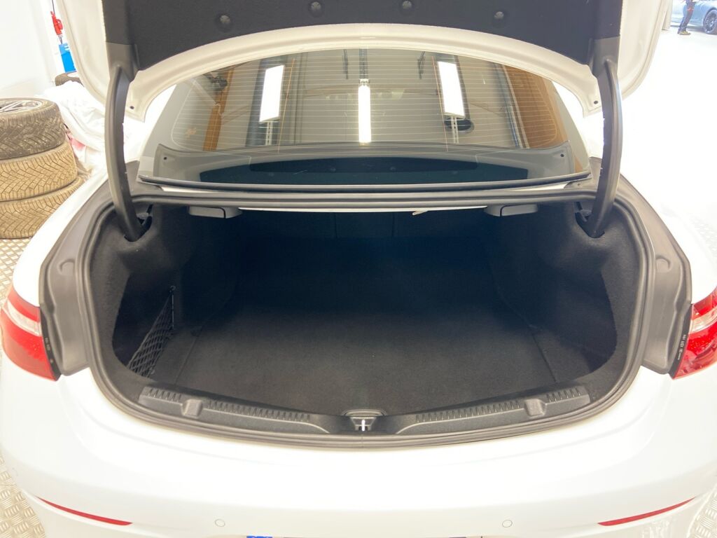 Mercedes-Benz E 2017 Valkoinen