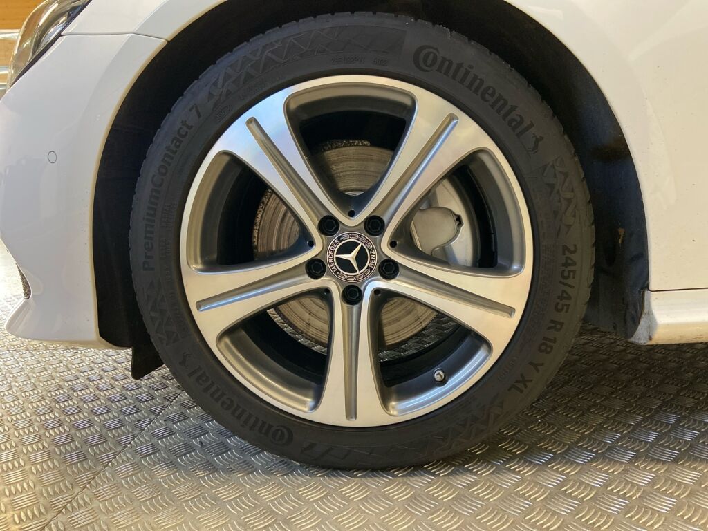 Mercedes-Benz E 2017 Valkoinen