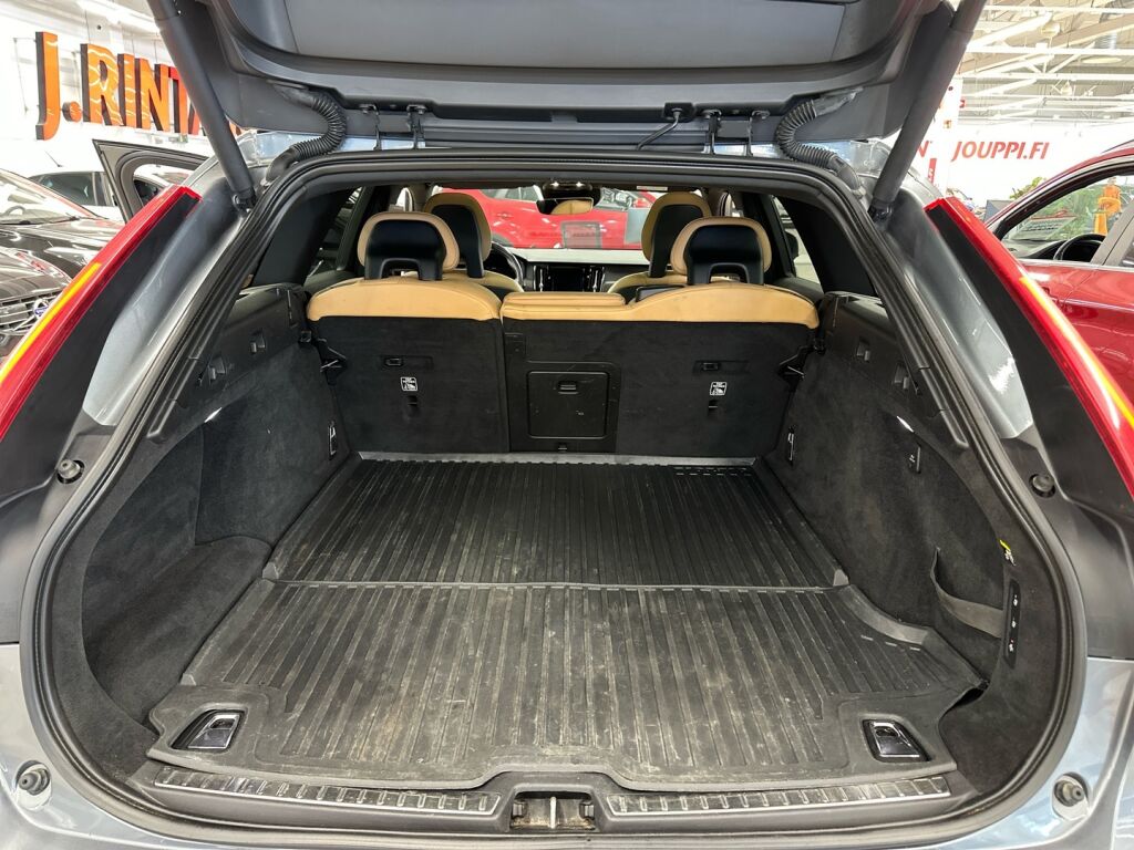 Volvo V90 Cross Country 2017 Harmaa