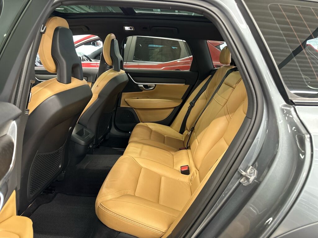 Volvo V90 Cross Country 2017 Harmaa